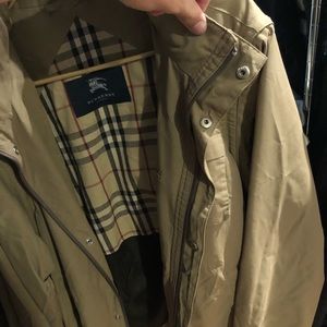 Recent Burberry Raincoat large with removable sleeves